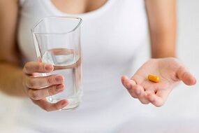 taking pills to treat athlete's foot